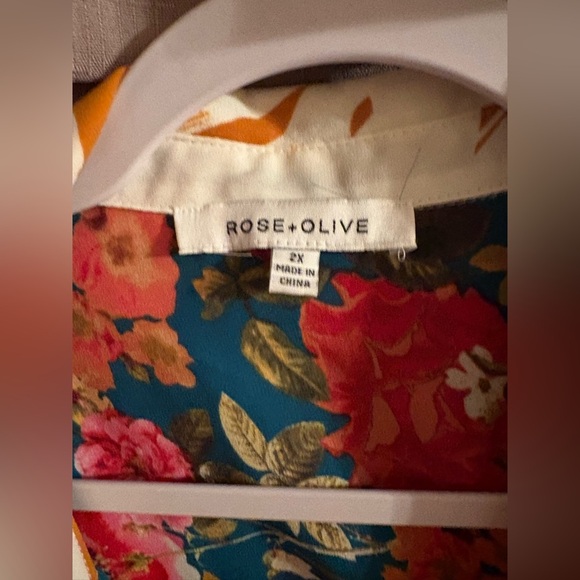 Rose & Olive Multicolor Floral Top - Picture 1 of 4